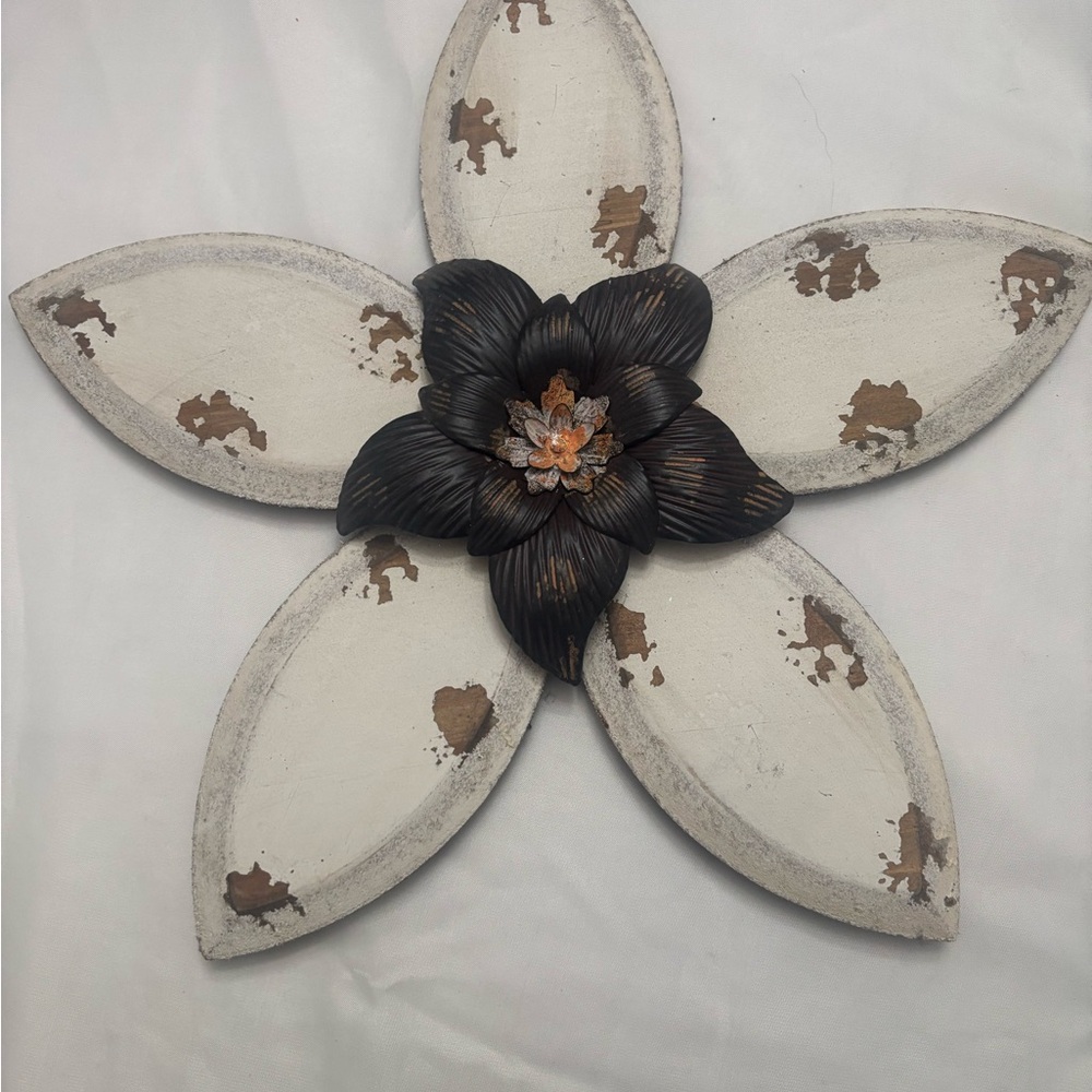 Stratton Antique Flower Wall Decor, 14.75 W X 1.18 D X 13.98 H, White/Espresso